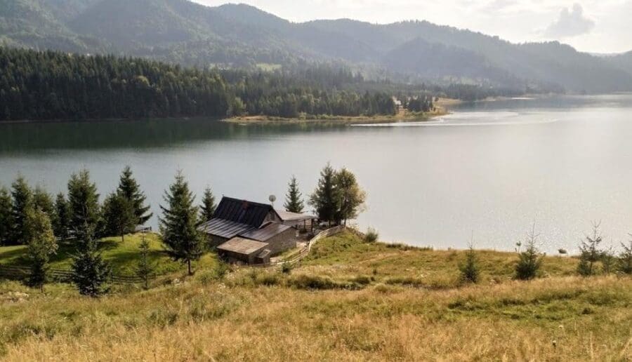 rotație grindină Tineret  7 cazari de vis pe malul lacului in Romania • Aventurescu