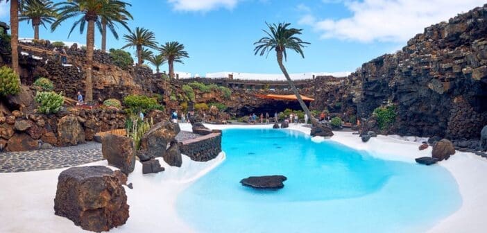 Prea bine! 1072 euro pentru o vacanta de 7 zile prin Tenerife, Gran Canaria, Lanzarote si Madeira cu transport, cazare si mese incluse!! (pretul include zboruri, transport, cazare, transfer si toate mesele)