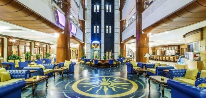 Hotel de 4 stele in Dubai cu piscina pe acoperis, la pret greu de refuzat si rating bun pe Booking! Doar 39 euro/persoana pe noapte!