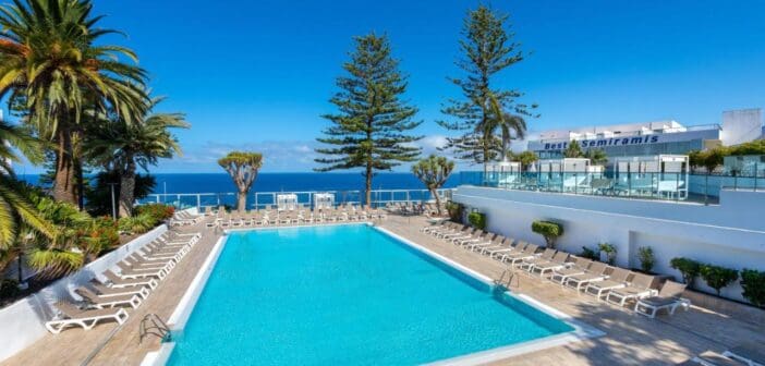 Resort de 5 stele in Tenerife, la doar 69 euro/persoana pe noapte, mic dejun inclus! Nota 8.3 pe Booking din 4000 reviews!