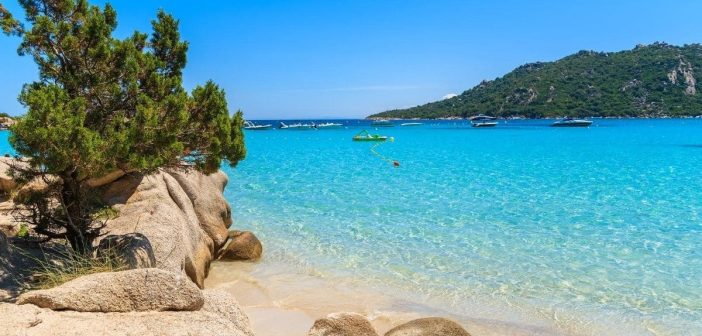 Destinatii TOP, cu bani putini: Vacanta de 7 zile prin Corsica, Barcelona, Mallorca, Napoli si sudul Frantei cu transport, cazare si mese incluse, doar 729 euro!! (pretul include zboruri, transport, cazare, transfer si toate mesele)
